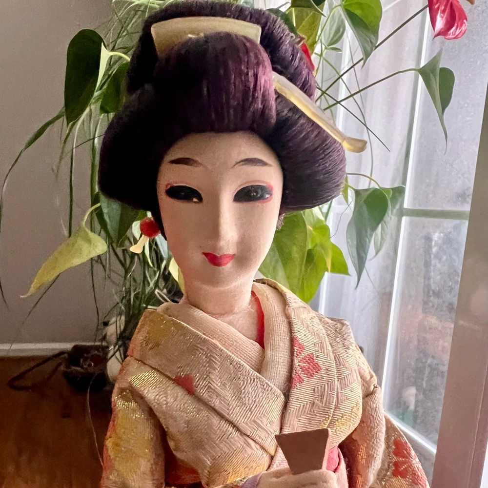 Elegant Japanese Geisha Doll - Purple and Cream